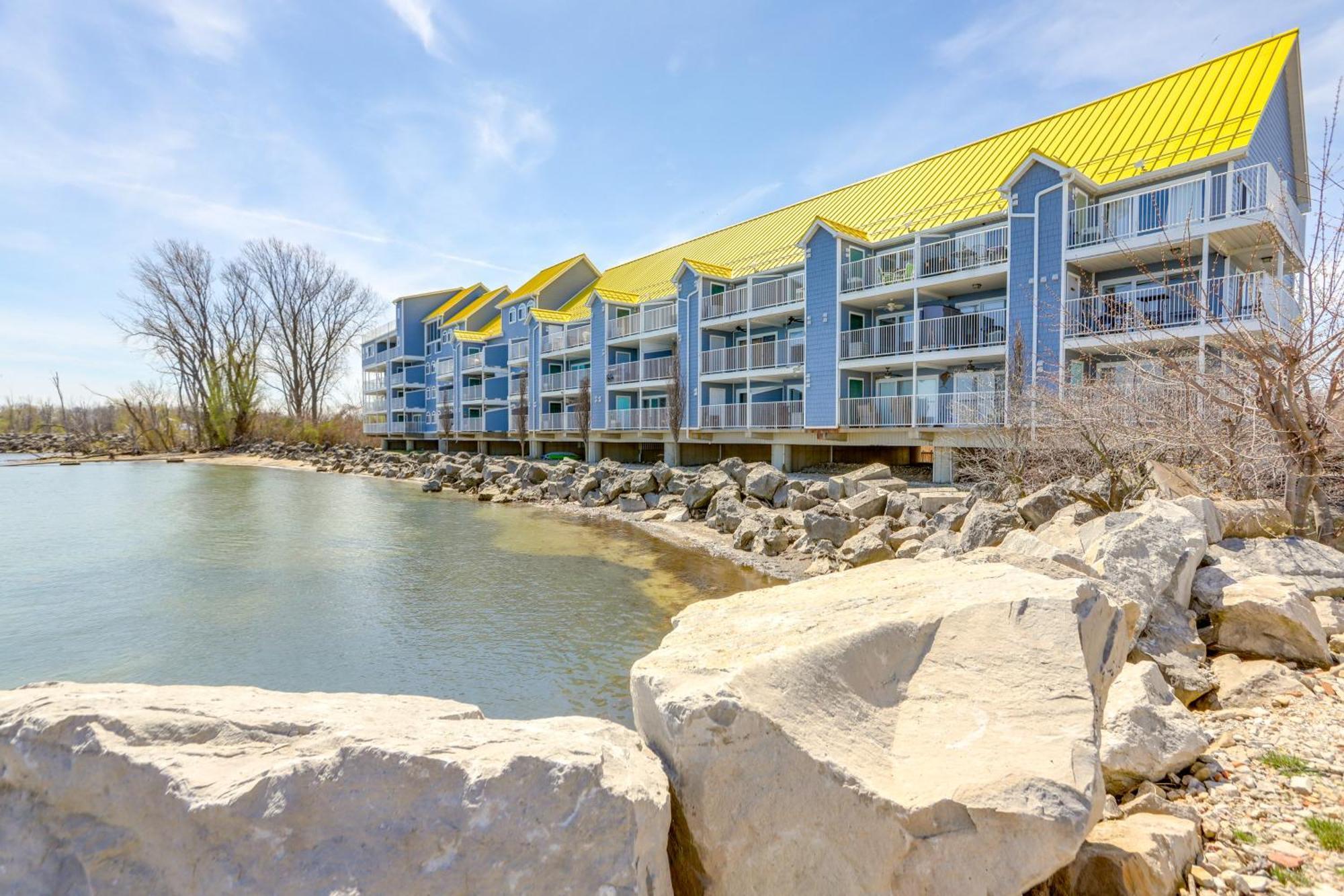 Cozy Lakefront Middle Bass Retreat With Balcony Put-in-Bay Exterior photo