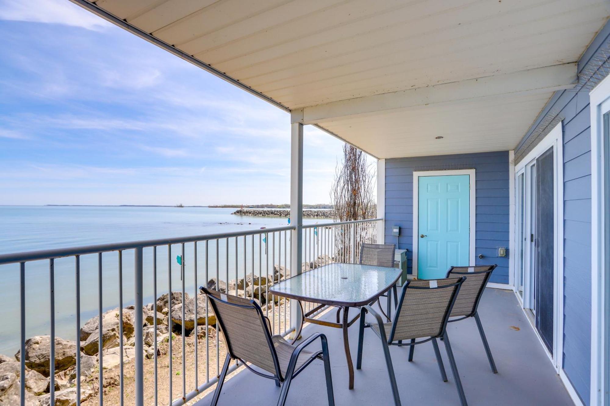 Cozy Lakefront Middle Bass Retreat With Balcony Put-in-Bay Exterior photo